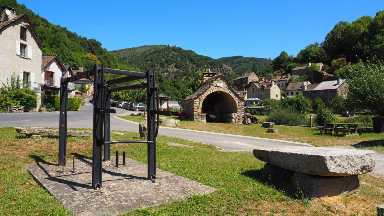 SAINT-LĂGER DE PEYRE