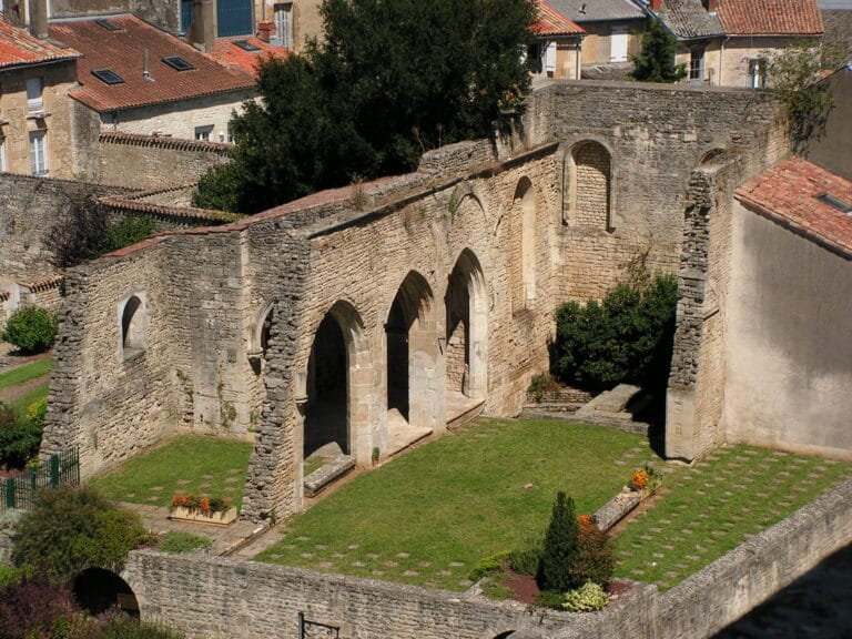 Vestiges de l&rsquo;église Saint-Léger – Crypte