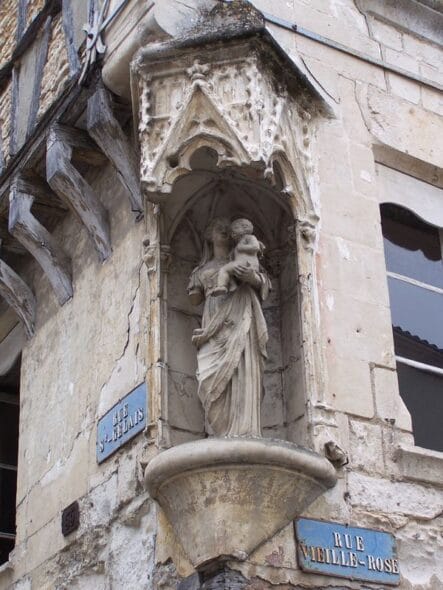Maison de la Vierge à Niort (rue Saint-Gelais)