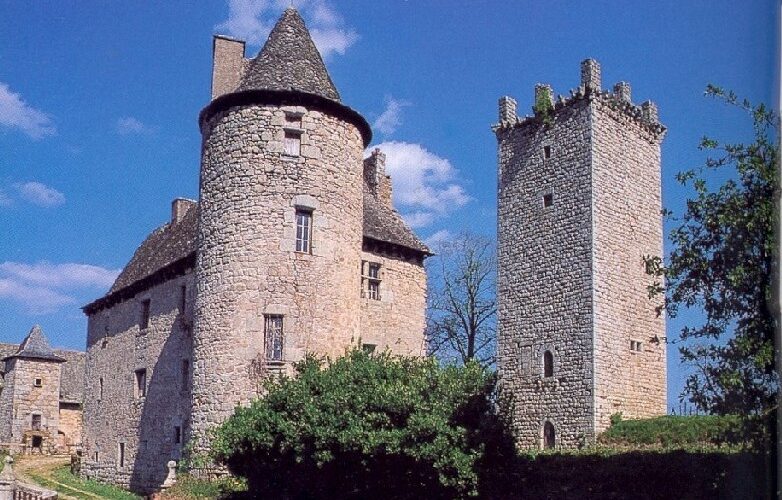 Tour du château de Sénergues