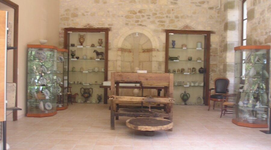 Salle des faïences de Thiviers