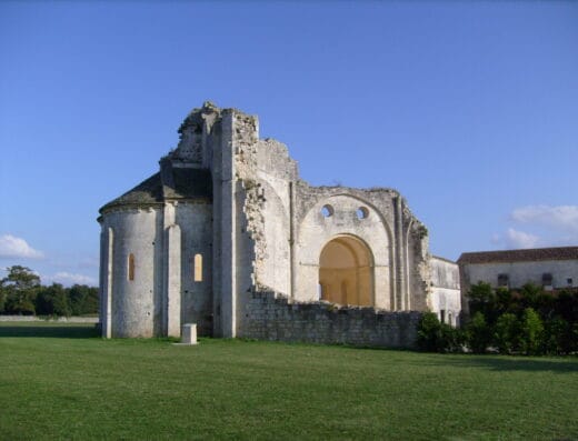 Abbaye de Trizay