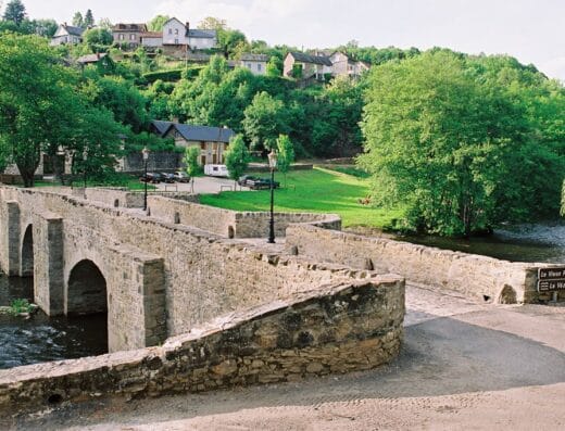 Vieux pont sur la Vézère