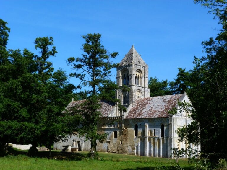 Église Saint-Pierre de Thaon