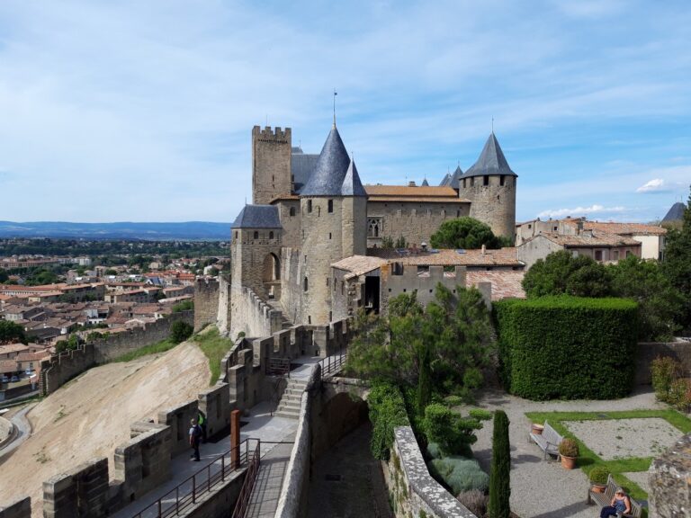 CHÂTEAU ET REMPARTS DE LA CITÉ DE CARCASSONNE