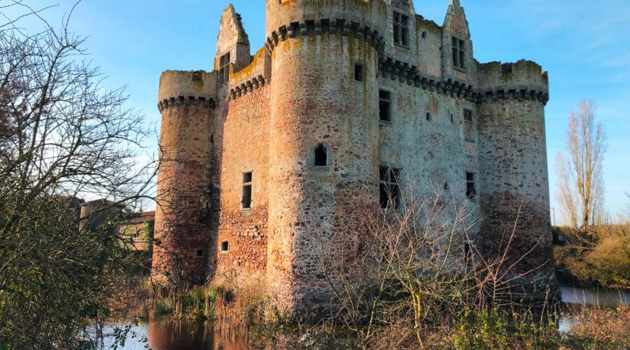 Château Fort de l'Ebaupinay