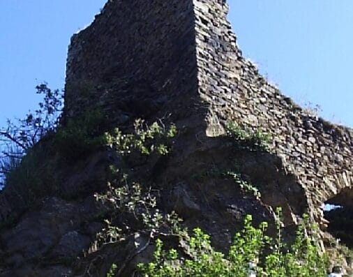 Vestiges du château de Peyroles