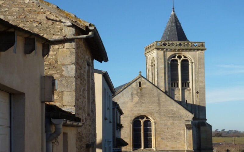 Eglise Saint Pierre (XIIe et XVIIIe)