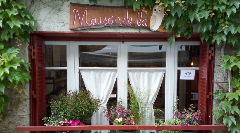 Maison de la chouette à Ste Eulalie d&rsquo;Olt