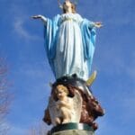 Statue de la Vierge du Village