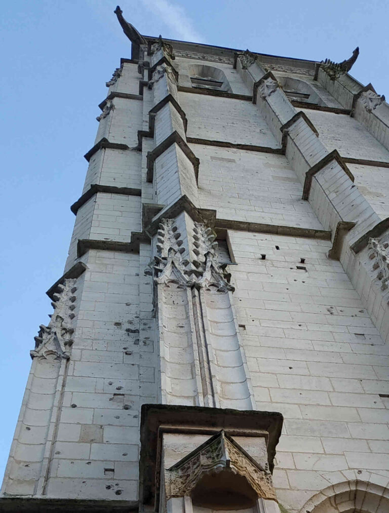 eglise impact balle