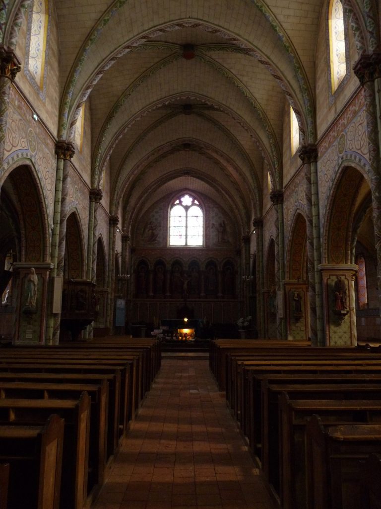 nef église saint germain de Chavagnes les eaux