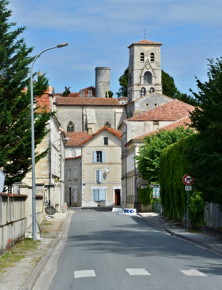 Village des Coteaux du Blanzacais