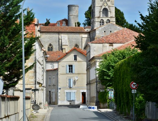 Village des Coteaux du Blanzacais