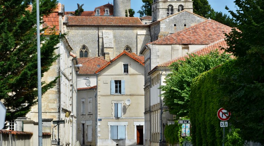 Village des Coteaux du Blanzacais