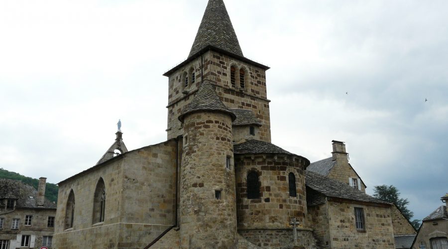 Eglise Saint Pierre de Menet