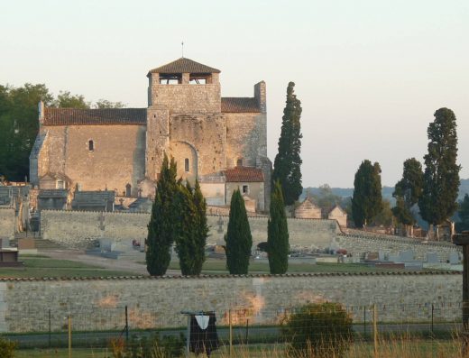 Église Saint-Cybard de Rivières et son vieux cimetière
