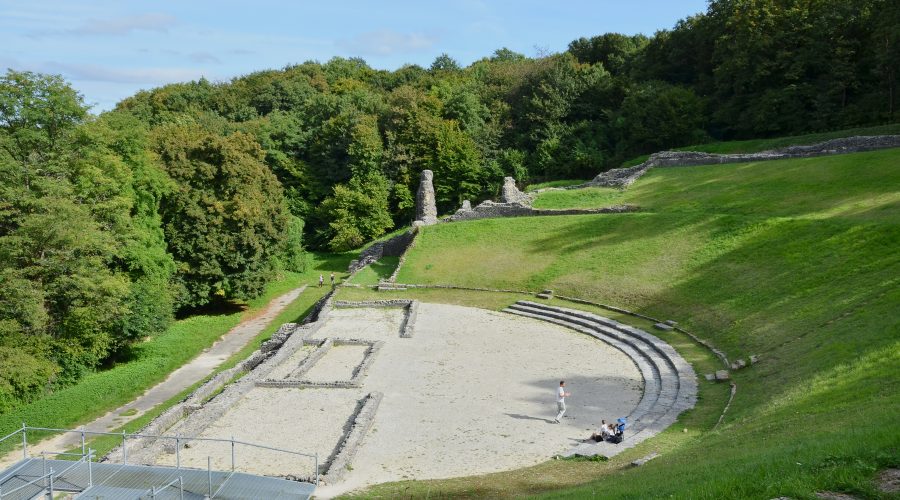 Théâtre et sanctuaire gallo-romains des bouchauds