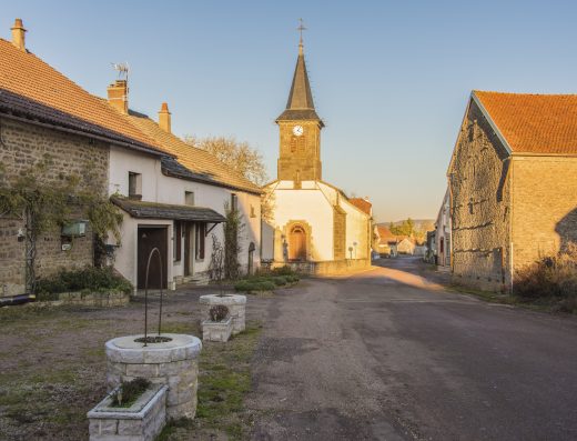 Église de la Nativité de Cussy le Châtel