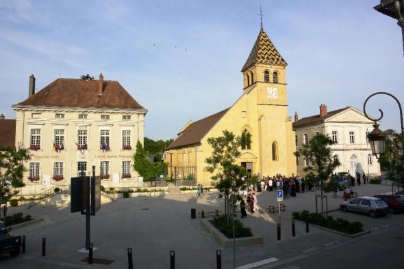 Le kiosque et la roseraie d'Is-sur-Tille