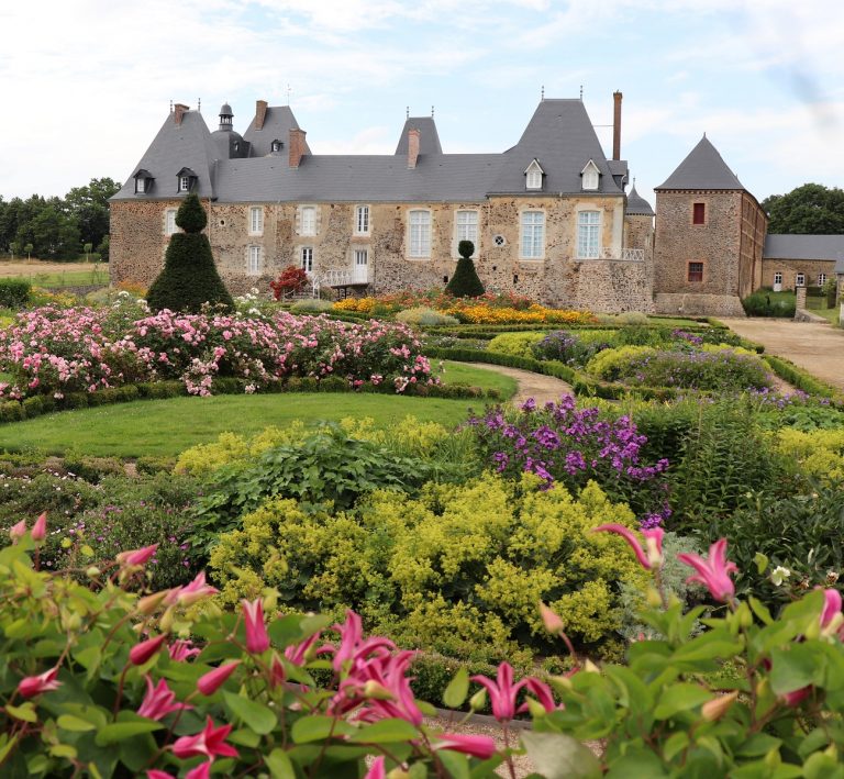 Château des Arcis Le Printemps au Jardin d'agrément ou bouquetier