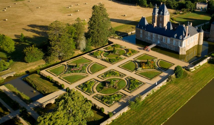 Château des Arcis A vol d'oiseau dans le bocageb (2)